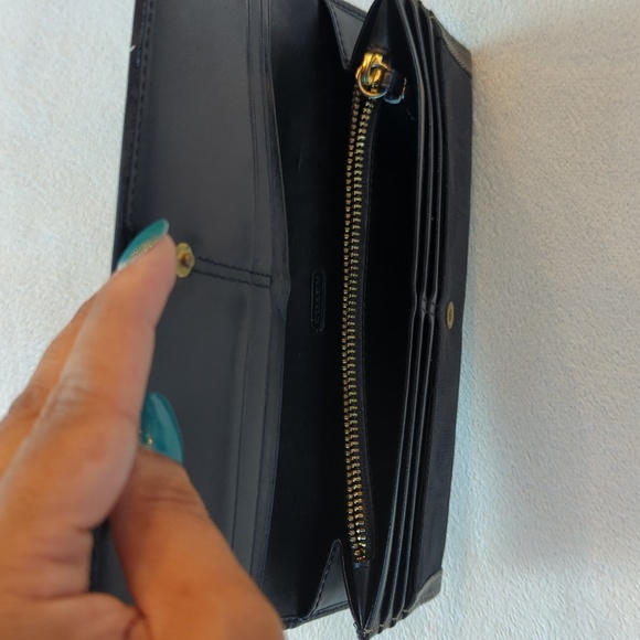 COACH | Women's Signature Wallet in Canvas & Black Leather - Picture 7 of 8